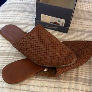Universal Thread Cognac Mules